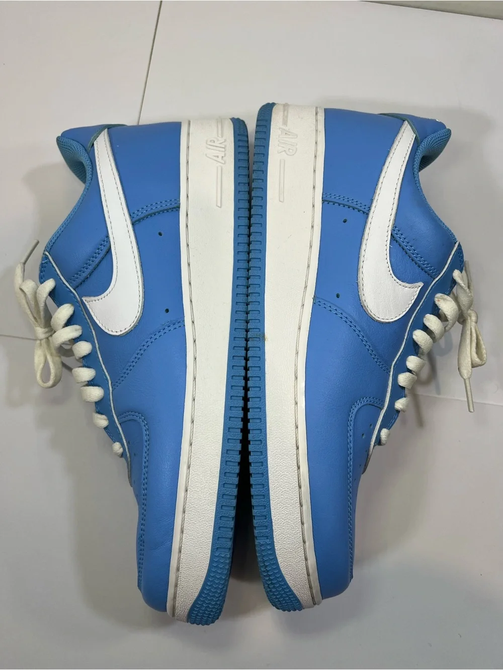 Nike Low-Top Sneakers — Blue / White